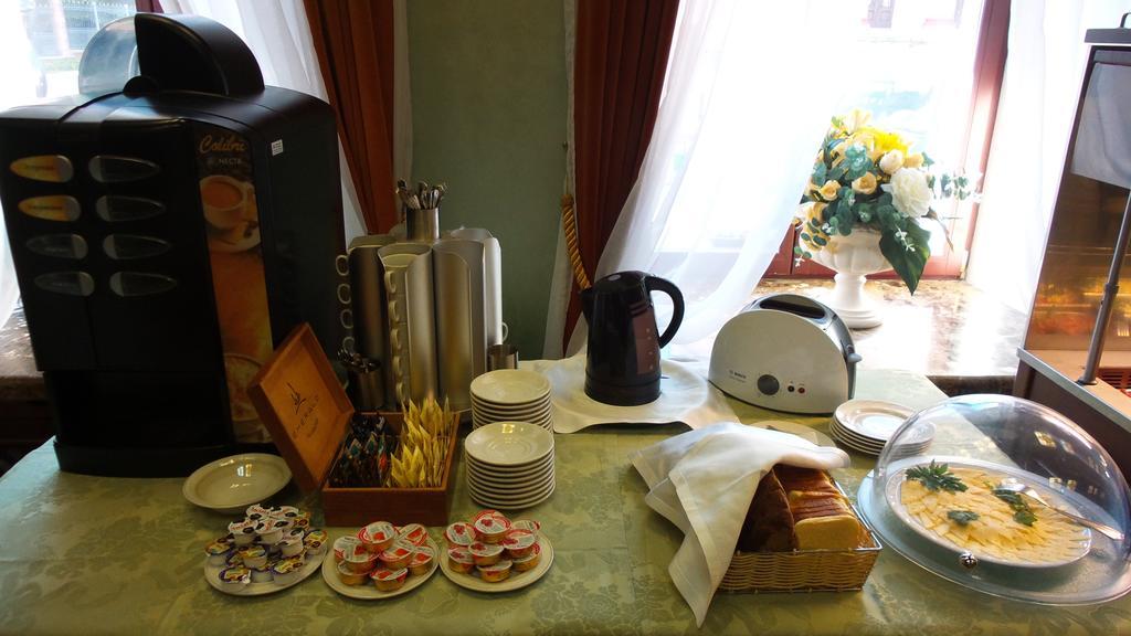 Garni Hotel Минск Екстериор снимка