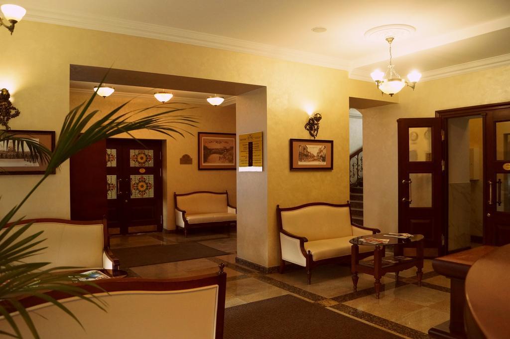 Garni Hotel Минск Екстериор снимка