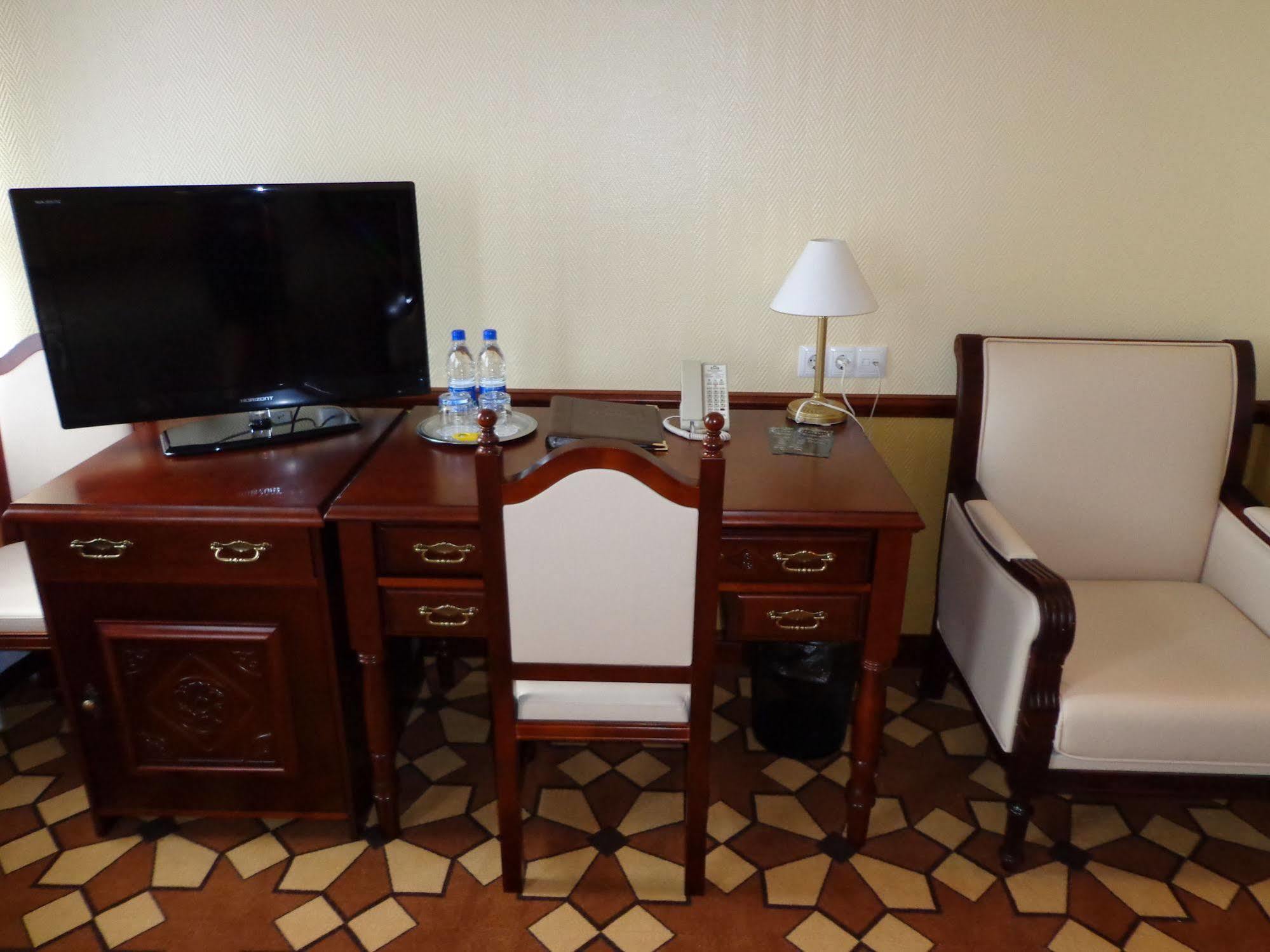 Garni Hotel Минск Екстериор снимка
