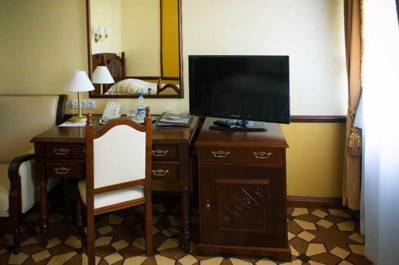 Garni Hotel Минск Екстериор снимка
