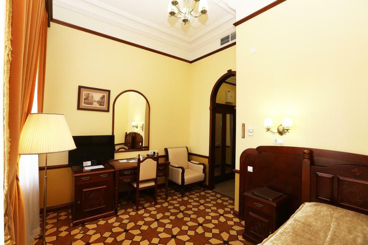 Garni Hotel Минск Екстериор снимка